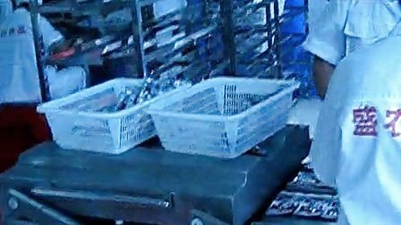 康贝特食品包装机械的包装机：600四条封现场使用